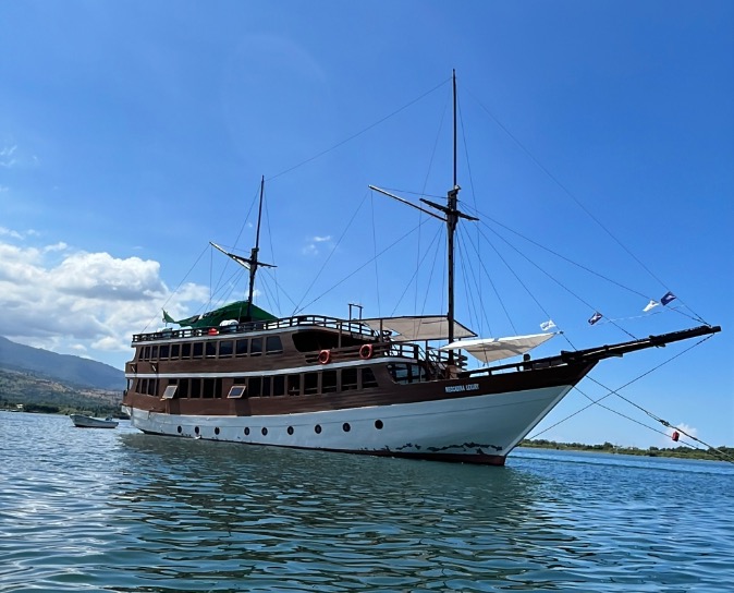 Meccadina Cruise Komodo