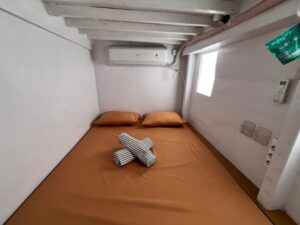 Private Cabin – Air Conditioning & Ensuite Bathroom